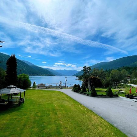 Kokanee Glacier Resort ネルソン エクステリア 写真