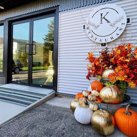 Kokanee Glacier Resort ネルソン エクステリア 写真