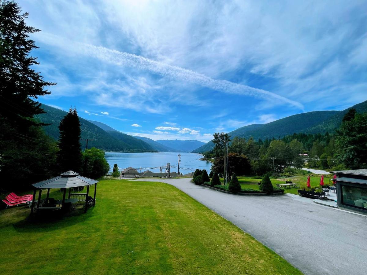 Kokanee Glacier Resort ネルソン エクステリア 写真