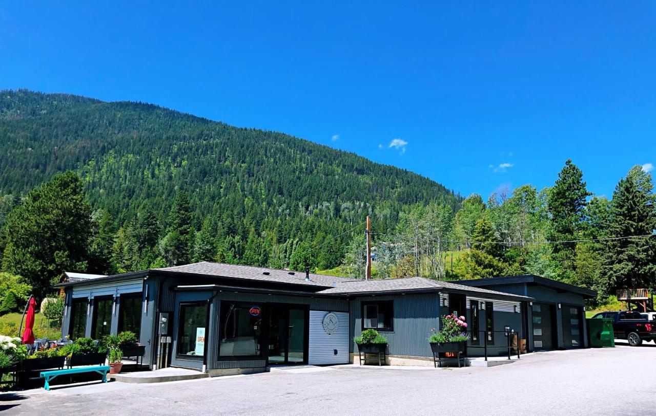 Kokanee Glacier Resort ネルソン エクステリア 写真